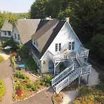 Le Jardin De Jean Bed & Breakfast 3*