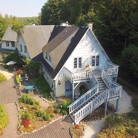 Le Jardin De Jean Couette-café 3*