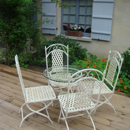 Le Jardin De Jean Bed & Breakfast