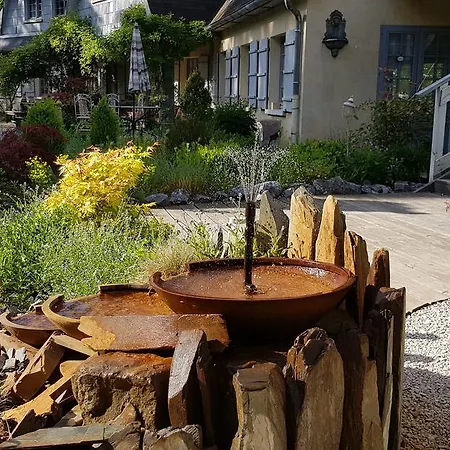 Le Jardin De Jean Bed & Breakfast
